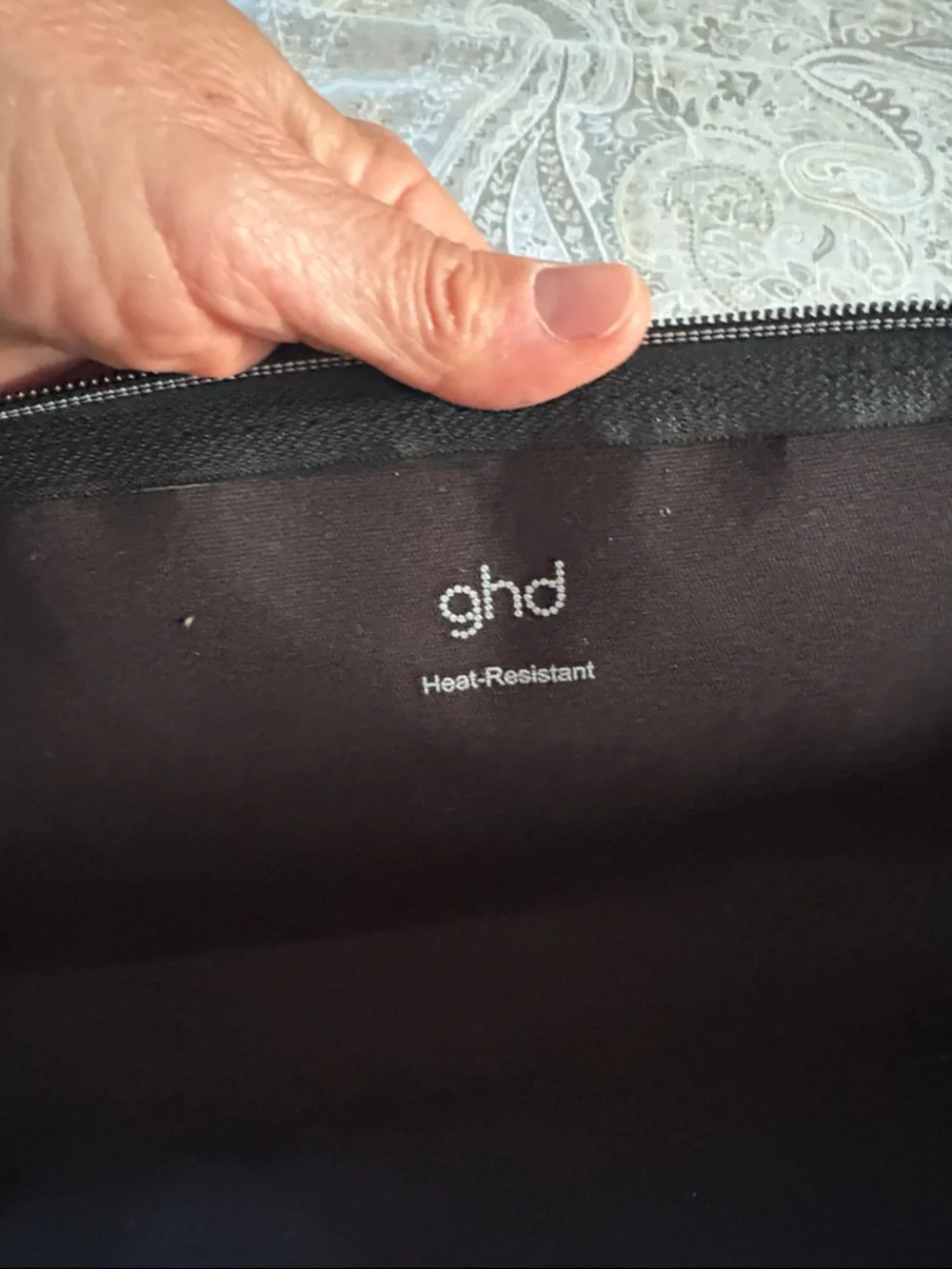 ghd Black Heated Round Styling Brush with Quilted Heat Pouch - Picture 4 of 8